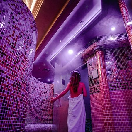 Wellness & Spa Hotel Kaskady Sliač Esterno foto