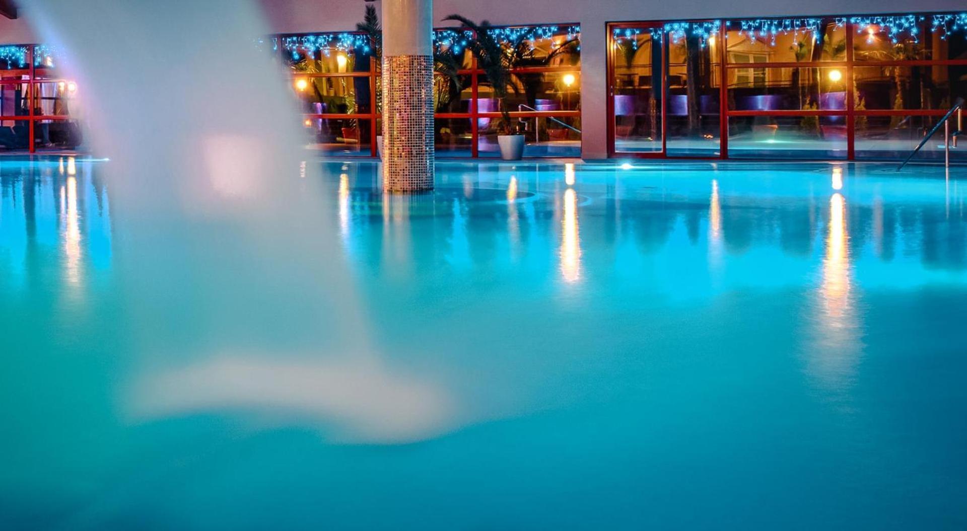 Wellness & Spa Hotel Kaskady Sliač Esterno foto