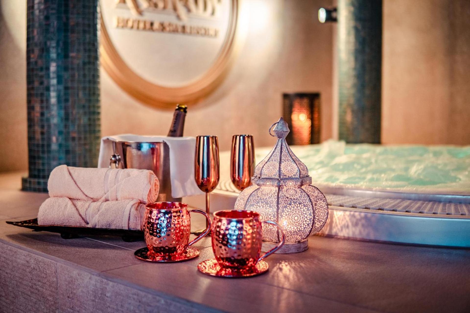 Wellness & Spa Hotel Kaskady Sliač Esterno foto