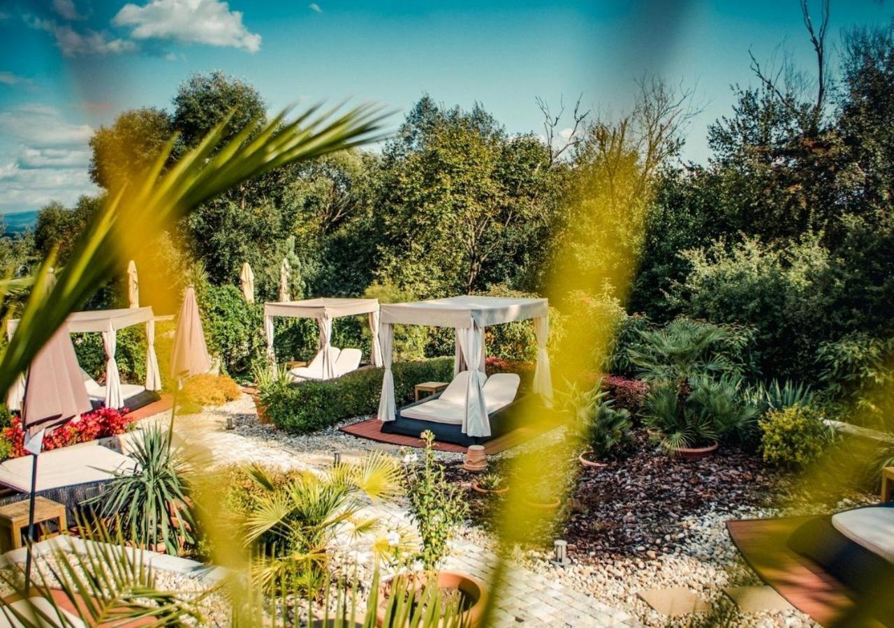 Wellness & Spa Hotel Kaskady Sliač Esterno foto