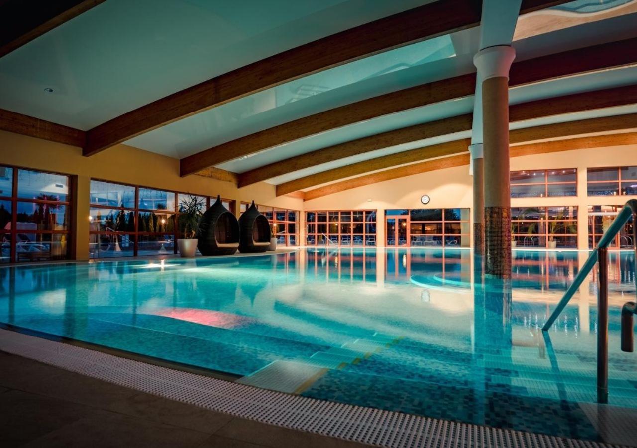 Wellness & Spa Hotel Kaskady Sliač Esterno foto