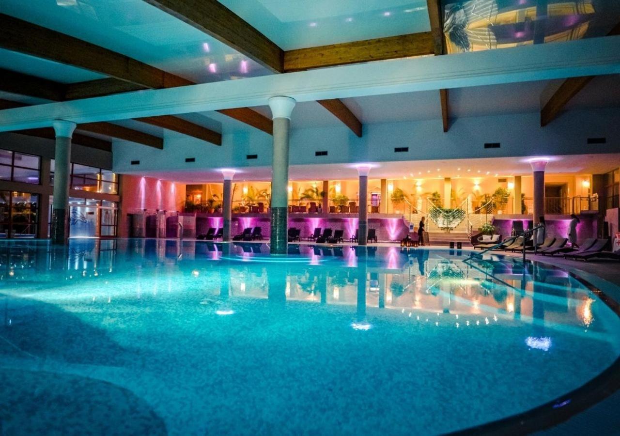 Wellness & Spa Hotel Kaskady Sliač Esterno foto