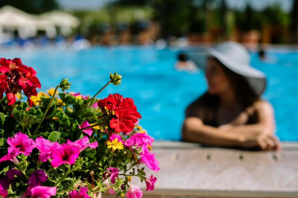 Wellness & Spa Hotel Kaskady Sliač Esterno foto