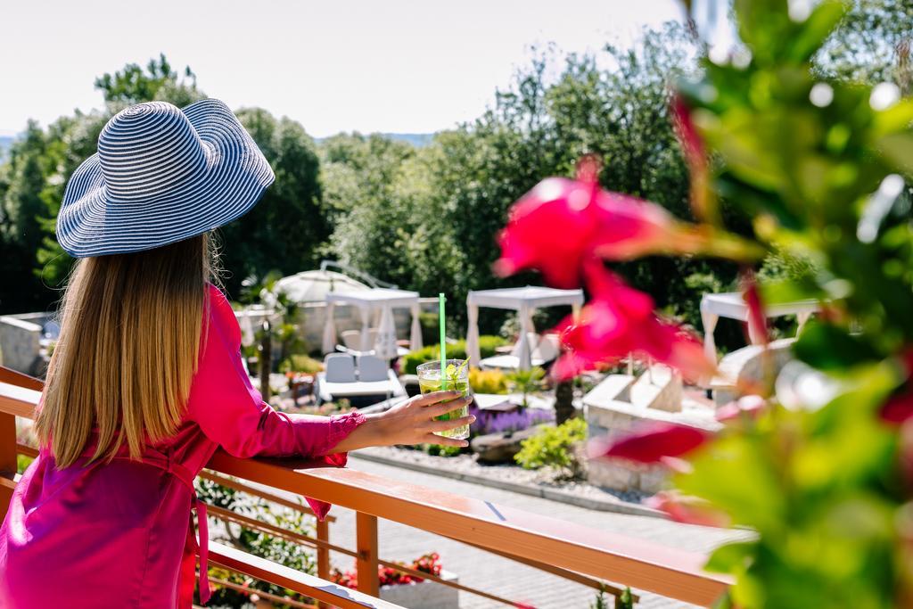 Wellness & Spa Hotel Kaskady Sliač Esterno foto
